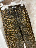 Pantalón recto animal print