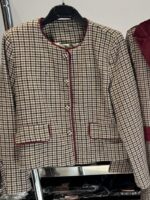 Chaqueta cuadros botones