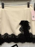 Falda encaje