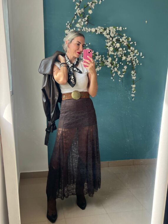 Falda larga encaje