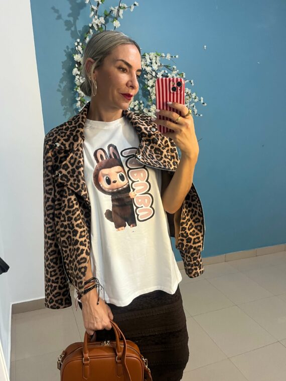 Camiseta Labubu chocolate
