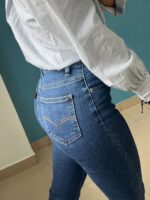 Flare Jean detalles