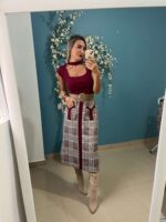 Falda burdeos midi
