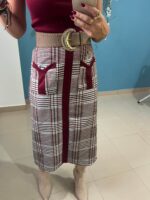 Falda burdeos midi