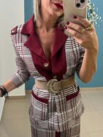 Blazer burdeos botones