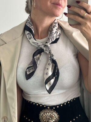 Pañuelo password negro