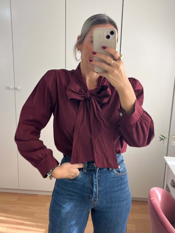 Camisa lazo burdeos