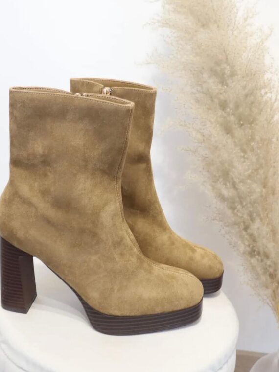 Botín tacón antelina