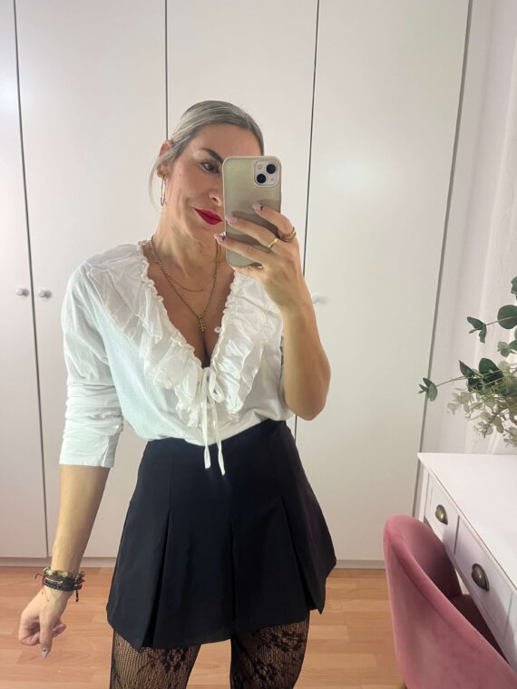 Camiseta volante atada