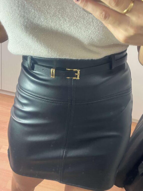 Falda polipiel detalle cinturón