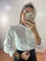 Camisa cuello tirilla media manga