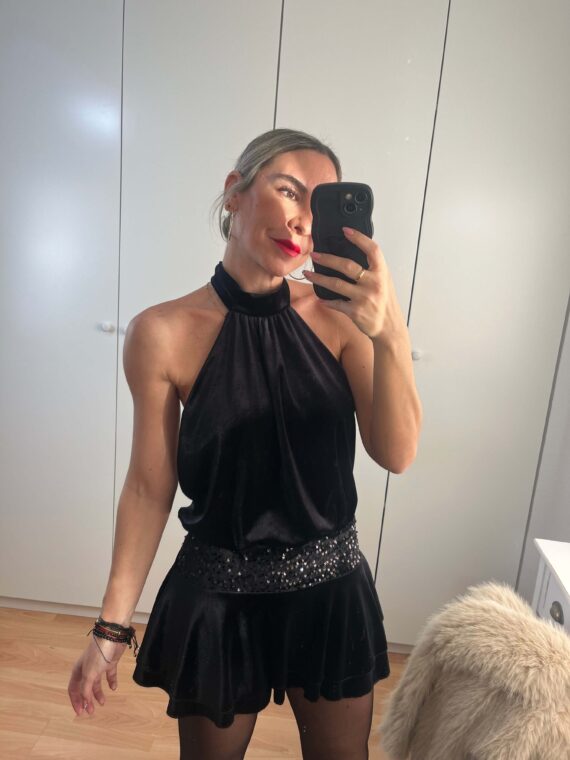 Vetido terciopelo espalda descubierta