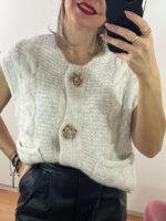 Chaleco punto botón flor