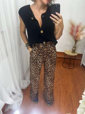 Pantalón animal print botón