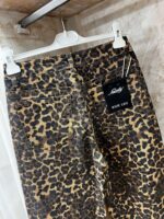 Pantalón animal print pata ancha