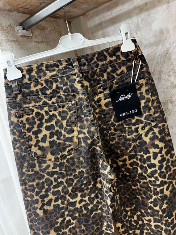 Pantalón recto animal print