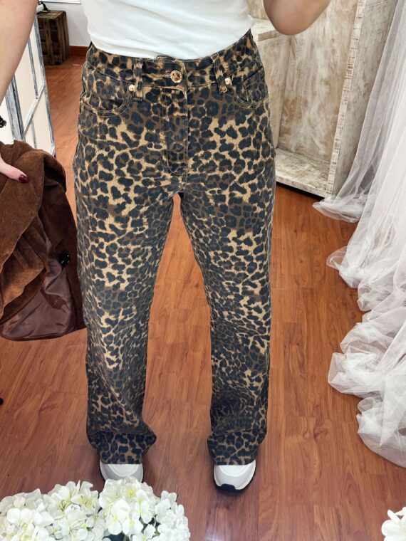 Pantalón animal print pata ancha