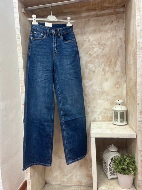 Jean detalles pata ancha