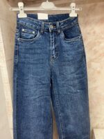 Jean detalles pata ancha