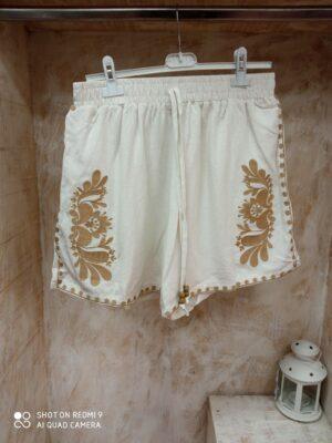 Pantalón corto bordados